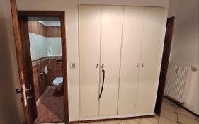 Spacious Apartment 6Min From The Dancing House